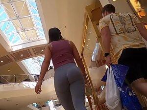 Ass looks magical when tights crawl in the crack Picture 2