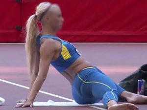 Sexy athlete stretching before competition Picture 5