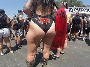 Big meaty ass like a thick wonder woman Picture 3