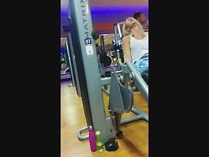 Mother and daughter in gym together Picture 5