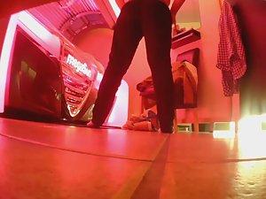 Chubby girl wipes sweat after tanning Picture 8