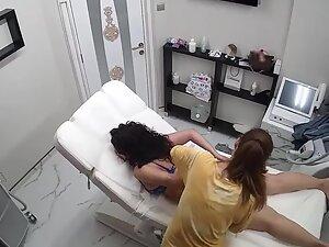 Spying on thick woman getting ass and pussy hair removal Picture 7