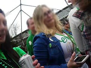 Chubby girl's leggings became very transparent Picture 5