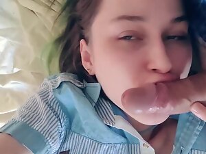 Girlfriend that absolutely loves sucking a hard penis Picture 1