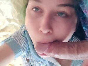 Girlfriend that absolutely loves sucking a hard penis Picture 2