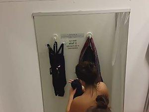 Quick peeks into the fitting room Picture 8