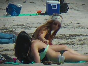 Priceless moment of accidental nudity on beach Picture 7