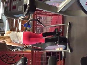 Fitness chick spied as she works out Picture 6