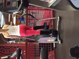 Fitness chick spied as she works out Picture 7