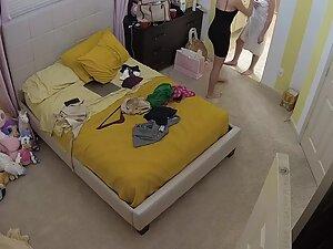 Hot roommates naked and dressing together Picture 7