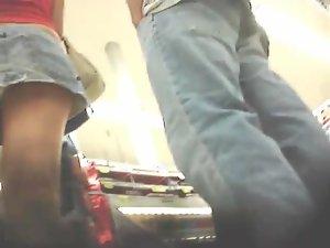 Upskirt of an attractive girl Picture 8