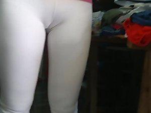 Sexy situation in white tights Picture 8