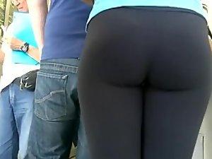 Exciting ass in front of a voyeur Picture 1