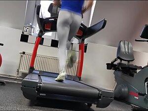 Strong fit woman doing sprints on a treadmill Picture 3
