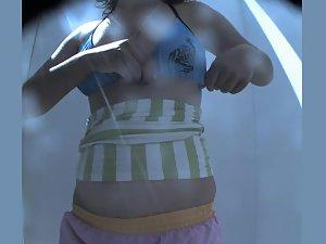 Peeping a chubby girl dressing a bikini Picture 3