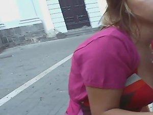 Prom queen got amazing cleavage Picture 1