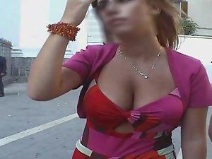 Prom queen got amazing cleavage Picture 7