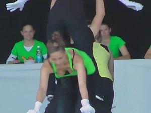 Lots of tits flying all over the place Picture 1