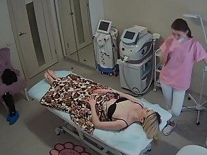 Skinny blonde gets laser hair removal done Picture 1