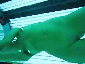 Voyeur got close to her during tanning Picture 3