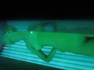 Voyeur got close to her during tanning Picture 6