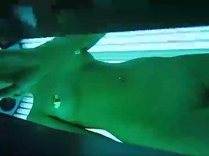 Voyeur got close to her during tanning Picture 7