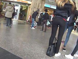 Two teen friends with perfect butts in tight jeans Picture 2