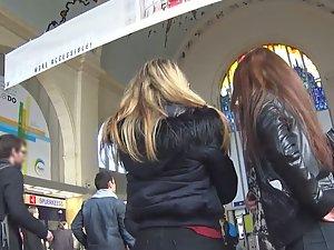 Two teen friends with perfect butts in tight jeans Picture 4