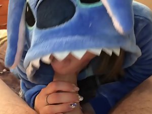 Girlfriend wears dinosaur pajamas for sex Picture 2
