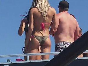 Sexy ass in bikini peeped from far away