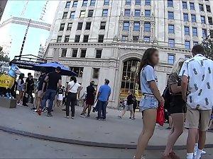 Tourist girl with terrific butt in loose shorts Picture 1