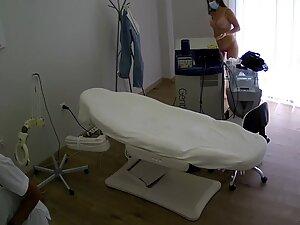 Hottie spreads her legs and ass cheeks for hair removal Picture 8