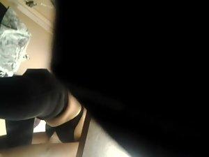 Chubby girl trying a skirt in the mall Picture 7