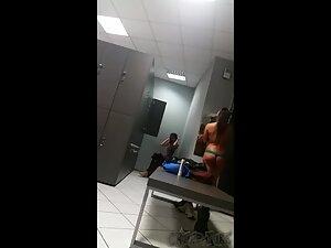 Spying on fit sexy milf in the gym locker room Picture 1