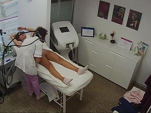 Spying on sensitive pussy during hair removal treatment Picture 3