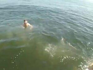 Nipple slip right after swimming Picture 1