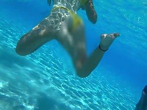 Underwater look at hairless young crotch Picture 4