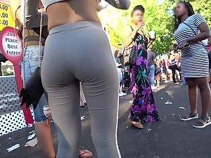 Fit asian girl looks stunning in grey leggings Picture 7