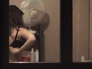 Peeping on neighbor girl's great rack Picture 5