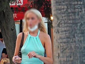 Perky tits jiggle when they walk faster Picture 3