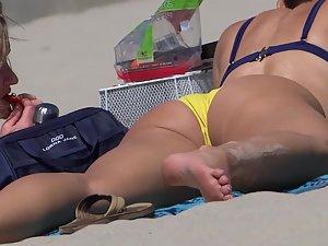 Relaxing while watching her crotch in yellow bikini Picture 6