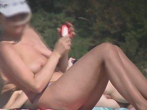 Blowjob in front of other nudists Picture 3