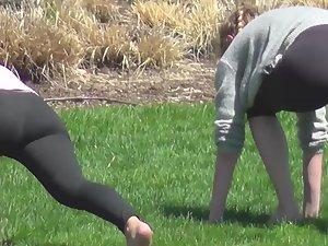 Yoga girls exercise in the park Picture 5