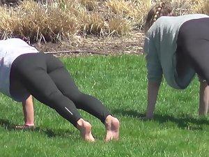 Yoga girls exercise in the park Picture 7