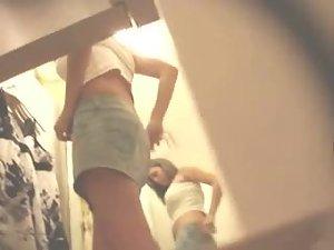 Peeping on a hot girl trying clothes Picture 2