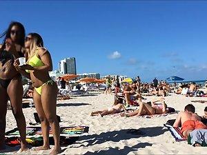 Group of ebony girls with big tattooed butts Picture 5