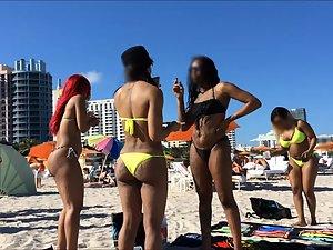 Group of ebony girls with big tattooed butts Picture 6
