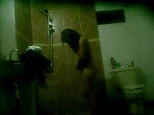 Spying her as she showers Picture 3