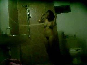Spying her as she showers Picture 7