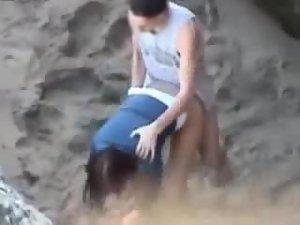 Savage beach fuck caught by a voyeur Picture 6